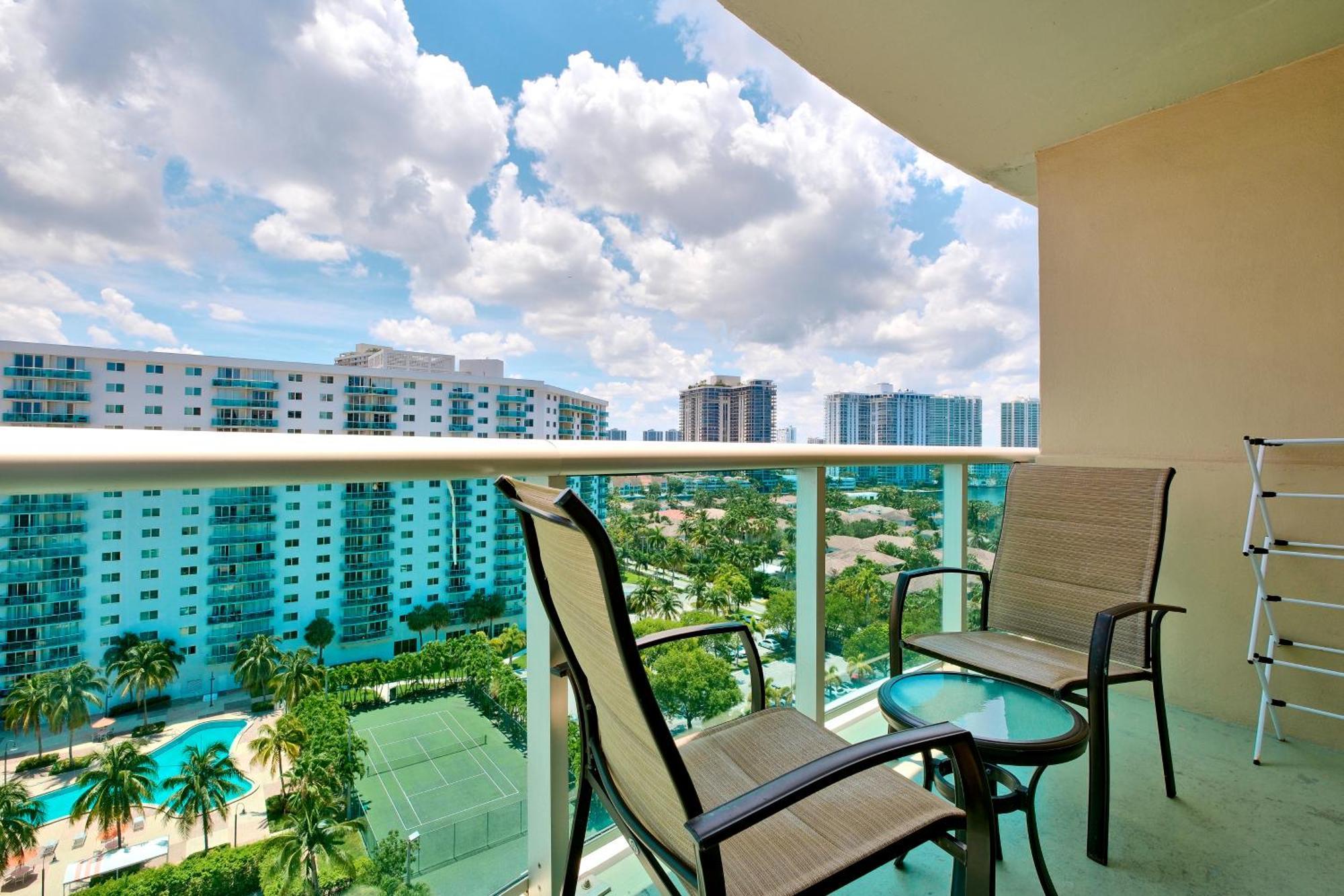 Miami Beach Collins Ave Apartments Free Parking Sunny Isles Beach Room photo